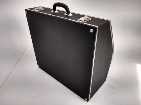 Case para Acordeon 120 baixos Super 8 (Pelúcia Vermelha) - Image 4