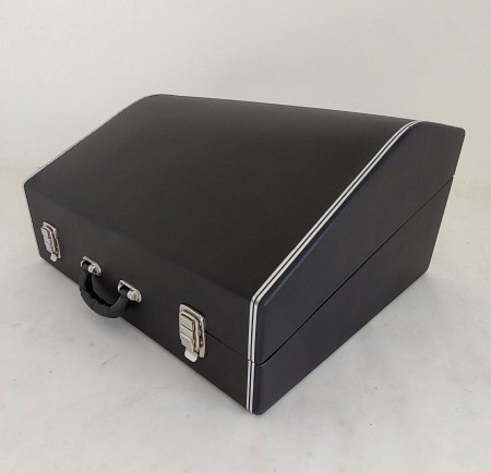 Case para Acordeon 80 baixos (Pelúcia Vermelha)