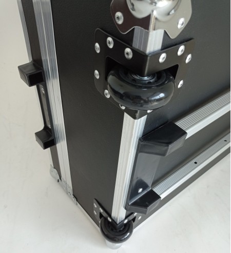 Hard Case para Acordeon 80 baixos (Pelúcia Preta) - Image 4
